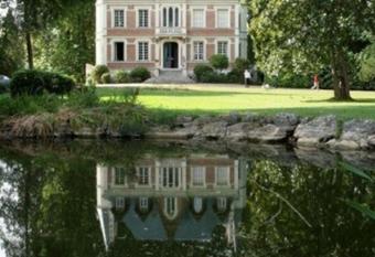 Maison d h  tes Le Manoir de Contres allows 18 year olds to book a room