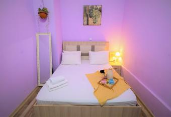 Freedom Square Apartment allows 18 year olds to book a room