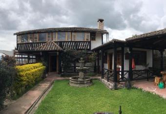 EL DESCANSO    the Rest    has Balcony rooms