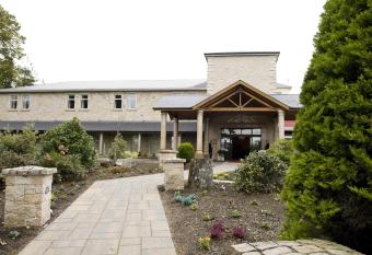 Glenavon House Hotel allows 18 year olds to book a room