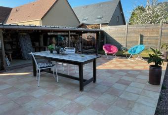 G  te Pressoir Armand allows 18 year olds to book a room