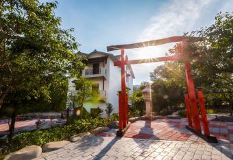 Po Li Xiadu Holiday Club has Balcony rooms