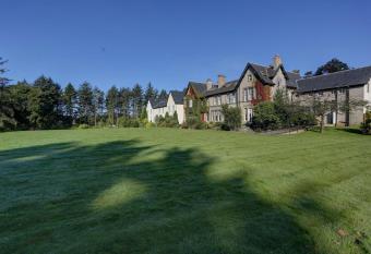 Best Western Balgeddie House Hotel allows 18 year olds to book a room