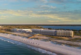 The Lodge at Gulf State Park, a Hilton Hotel has Balcony rooms