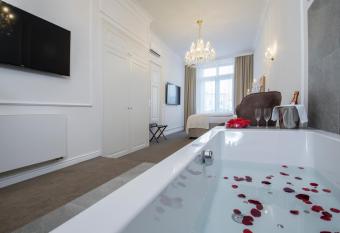 Apartm  ny Arte has Balcony rooms