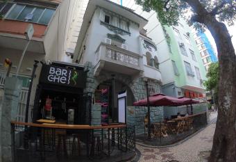 Che Lagarto Hostel Copacabana allows 18 year olds to book a room