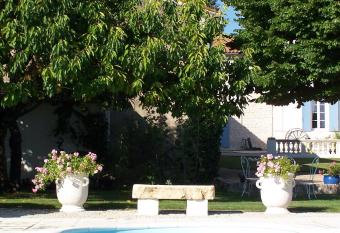 Le Four    Pain has Balcony rooms