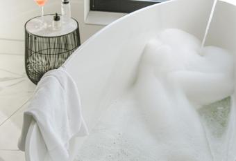 Centro Design Apartments - P    wiejska allows 18 year olds to book a room