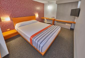 City Express Junior by Marriott Tuxtla Gutierrez Poliforum allows 18 year olds to book a room