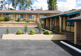 Hideaway Motor Inn allows 18 year olds to book a room