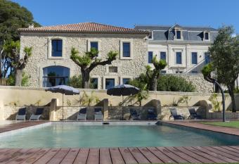 Domaine de la Vidalle allows 18 year olds to book a room