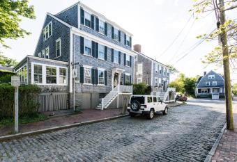 Carlisle House Inn allows 18 year olds to book a room