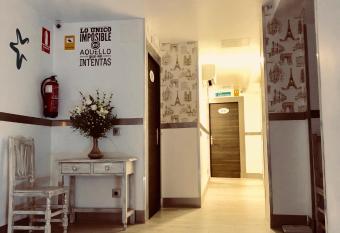 Hostal Boutique Luna de Gav  n allows 18 year olds to book a room