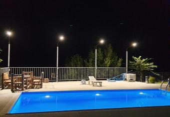 Villa Armazi has Balcony rooms