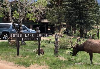 Estes Lake Lodge has Balcony rooms