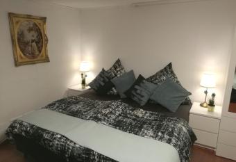 Apartment Cosmelux N  rnberg allows 18 year olds to book a room