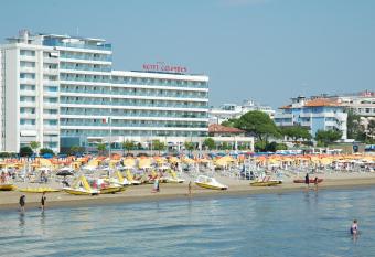 Hotel Columbus has Balcony rooms