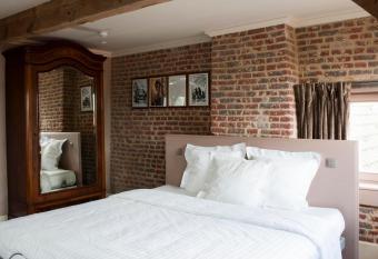 Guesthouse Recour has Balcony rooms