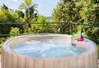 Villa Mariposa - Peaceful and relaxing with ocean view & WiFi has Balcony rooms