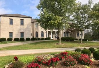 Rabbit Creek Bed & Breakfast has Balcony rooms