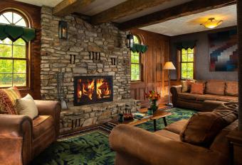 Paddler's Lane Retreat has Balcony rooms