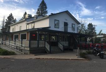 Auberge Valcartier has Balcony rooms
