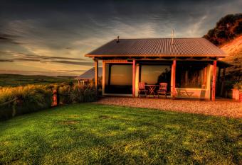 Anchors Port Campbell allows 18 year olds to book a room