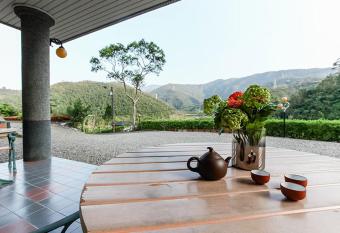 Song Lin Homestay has Balcony rooms