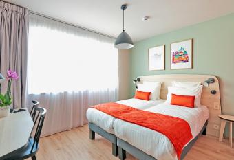 Appart City Confort Bruxelles Centre Gare du Midi allows 18 year olds to book a room