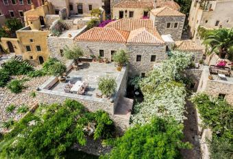 Ardamis has Balcony rooms