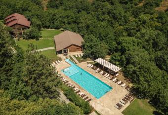 Apricot Aghveran Resort has Balcony rooms