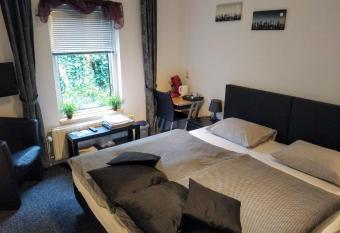 Bed & Breakfast Zuidlaren allows 18 year olds to book a room