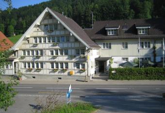 Landgasthaus B  ren allows 18 year olds to book a room