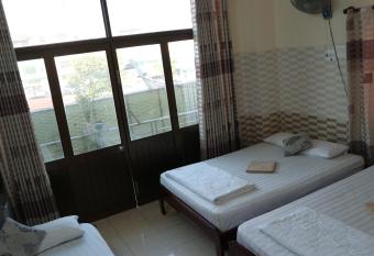 Nh   Ngh    B   O CH  U has Balcony rooms