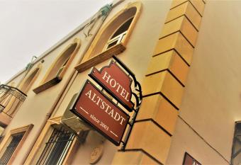 Altstadt Hotel & Cafe has Balcony rooms