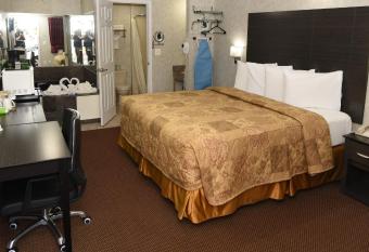 Country View Inn & Suites Atlantic City allows 18 year olds to book a room