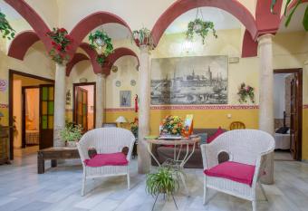 Pensi  n Javier allows 18 year olds to book a room