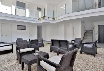 Apartamentos Centro Cordoba allows 18 year olds to book a room