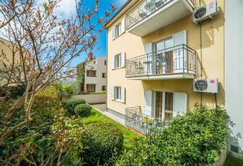 Apartments Bella has Balcony rooms