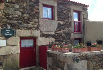 Palheiros do Castelo has Balcony rooms
