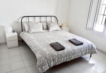 Villa Calle Montecillo has Balcony rooms