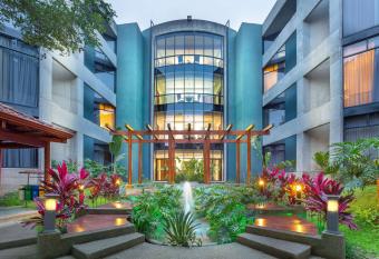 Radisson San Jose-Costa Rica allows 18 year olds to book a room