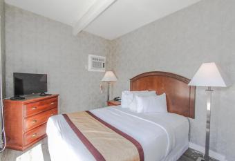 Canadas Best Value Inn Chinook Station has Balcony rooms