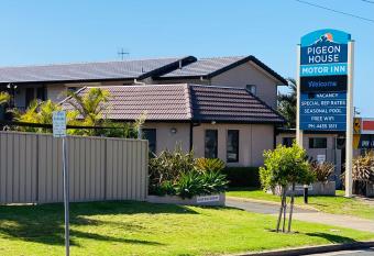 Pigeon House Motor Inn has Balcony rooms
