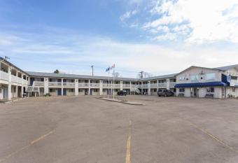 Motel Bo-Camrose, AB allows 18 year olds to book a room