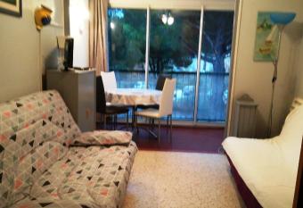 studio proche de la mer has Balcony rooms