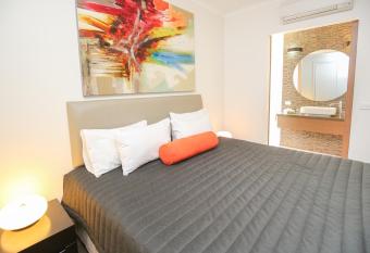 Indulge Apartments - Ontario allows 18 year olds to book a room