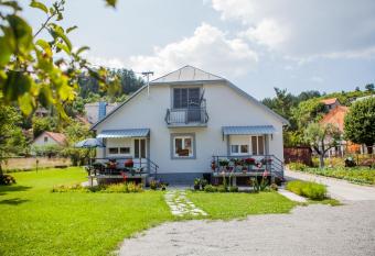 Apartments Heaven has Balcony rooms