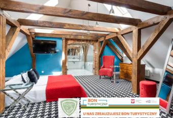 Hotel Kolegiacki has Balcony rooms