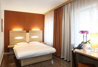 Leonardo Boutique Hotel Salzburg Gablerbr  u allows 18 year olds to book a room